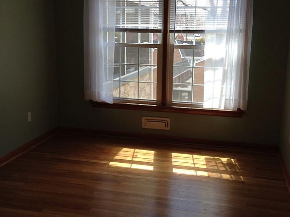 4th image of 138 Sherwood Ave