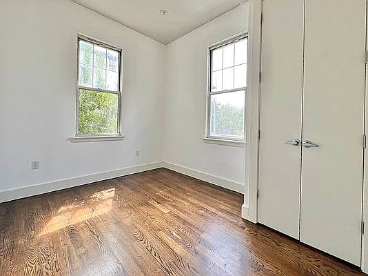 5th image of 524 Evergreen Ave APT 3