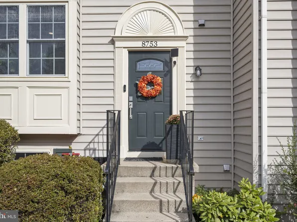 8753 Deblanc Pl, Manassas, VA 20110