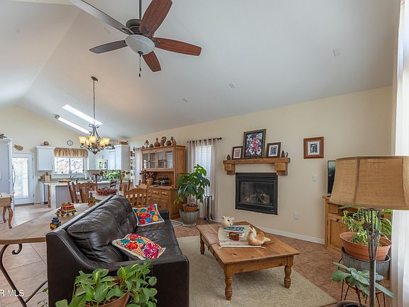 4th image of 7729 Oak Landing Dr