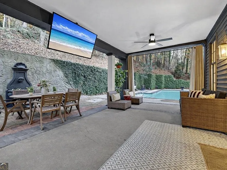 2525 Spalding Dr — Photo 30