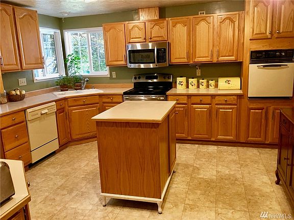 3rd image of 5105 Brentwood Dr SE