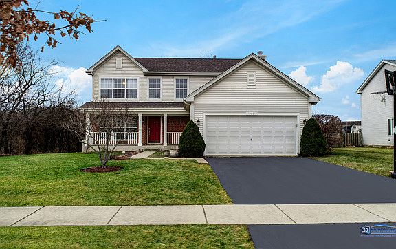 3rd image of 205 W Denise Dr