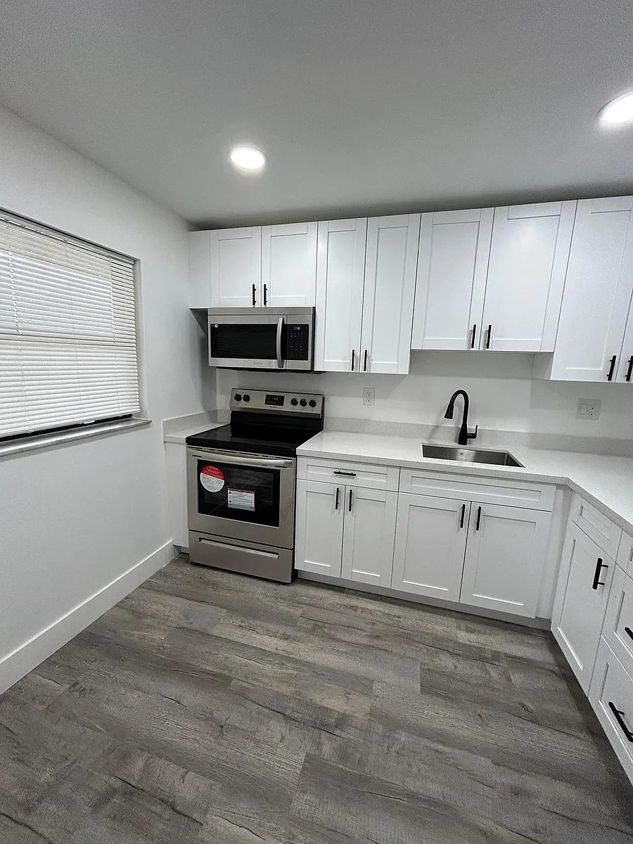 Building Photo - 8875 Fontainebleau Blvd #201