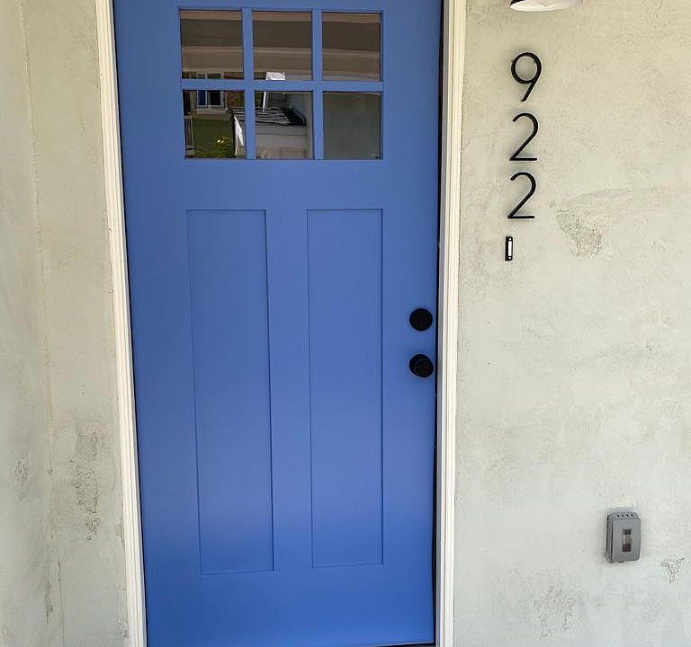 A colorful door awaits your new home! There is great WIFI, ring doorbell with video, electric and gas and water and trash included. Super cute and cozy, you'll want friends to visit.