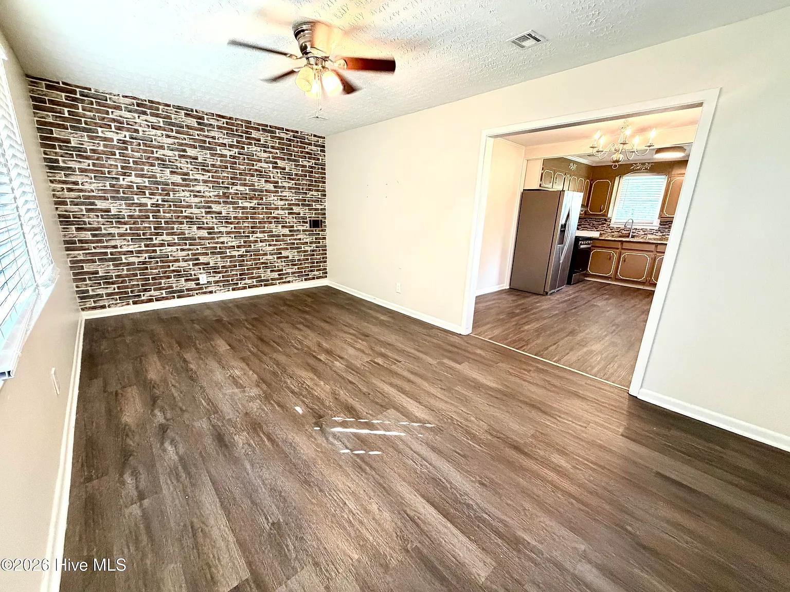 3 bed, 1.0 bath, $1,375 — Photo 2