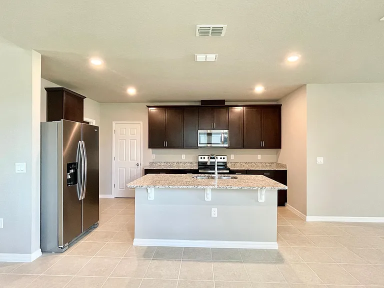 526 Amadoras Way — Photo 2