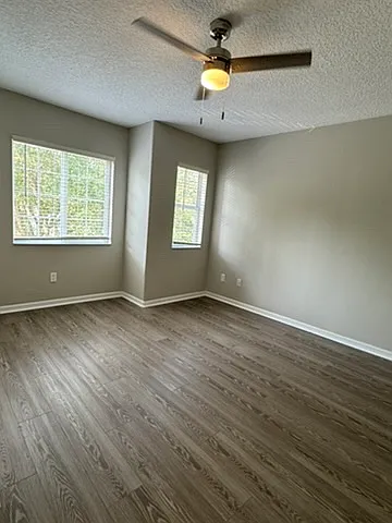1631 Sherbourne St — Photo 17