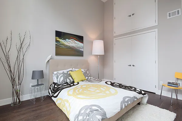 Sold by aptsandlofts.com | media 51