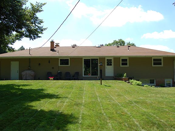5th image of 56854 Meadowood Dr