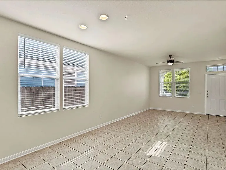 334 Newberry Main Cv — Photo 15