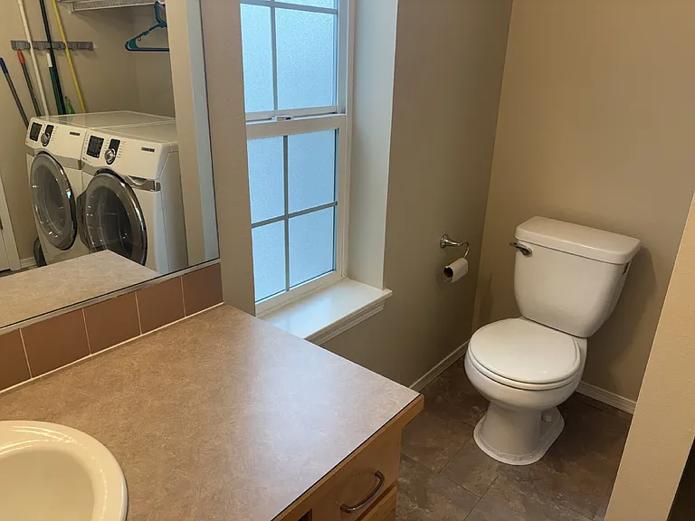 12549 Roosevelt Way NE #4 — Photo 32