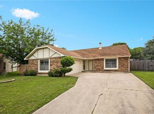 910 Camino Ct, Grand Prairie, TX 75052