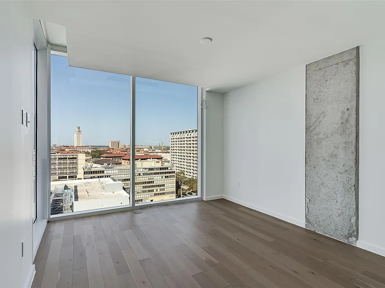 313 W 17th St #1202 — Photo 14