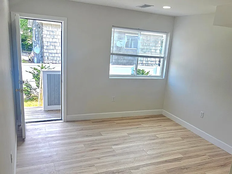 42 Warner St #B12 — Photo 6