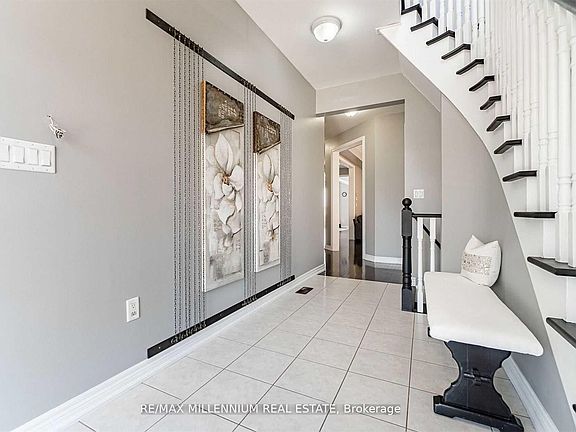 5th image of 19 Durango Dr