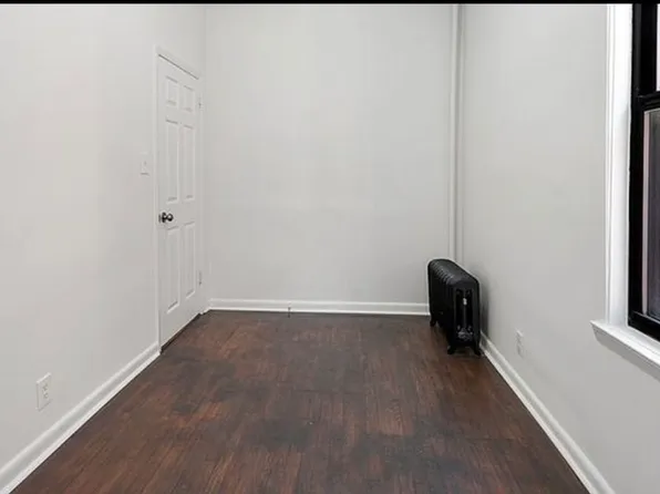 1075 Grant Avenue image 15 of 21