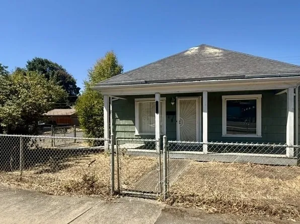 1466 SE Pine St, Roseburg, OR 97470