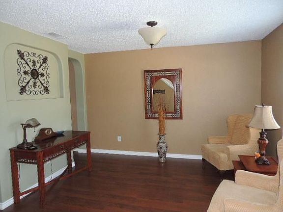 4th image of 4012 Appleyard Dr