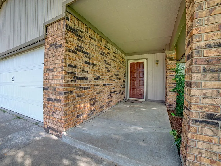 2505 E Princeton St — Photo 3