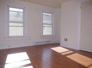 46 King Cole Rd, Hamburg, NJ 07419