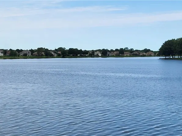 822 SW Lighthouse Point, Lees Summit, MO 64082