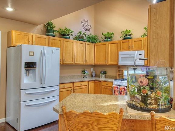 4th image of 3220 S 272nd Pl
