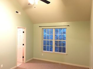 643 N Fairfield Dr, Peachtree City, GA 30269