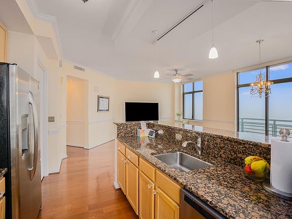 5th image of 2720 S Arlington Mill Dr Unit 712