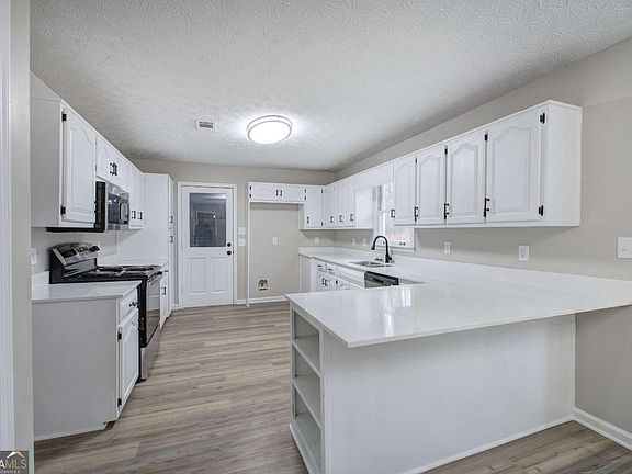 4th image of 1722 Luther Bailey Rd