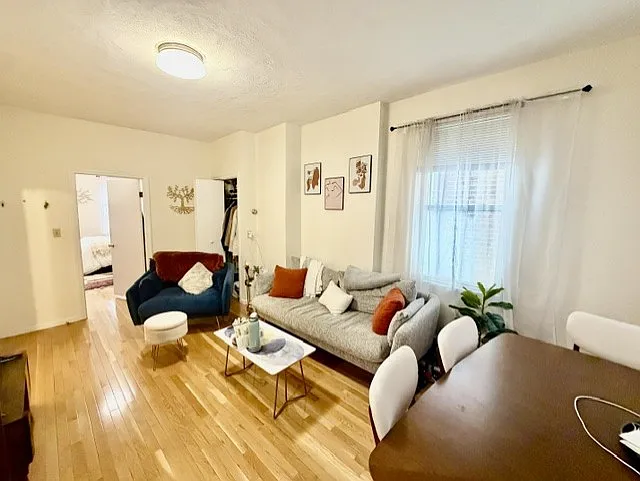 1 bed, 9999 sqft, $2,600 — Photo 2
