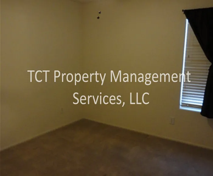 17544 W Voltaire St — Photo 2