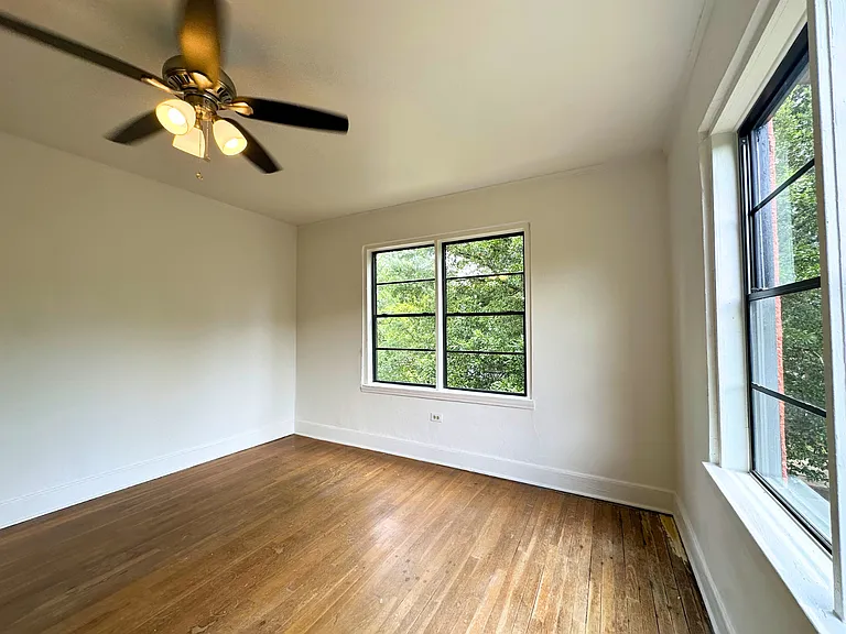 122 Demouy Ave #1/2 — Photo 10