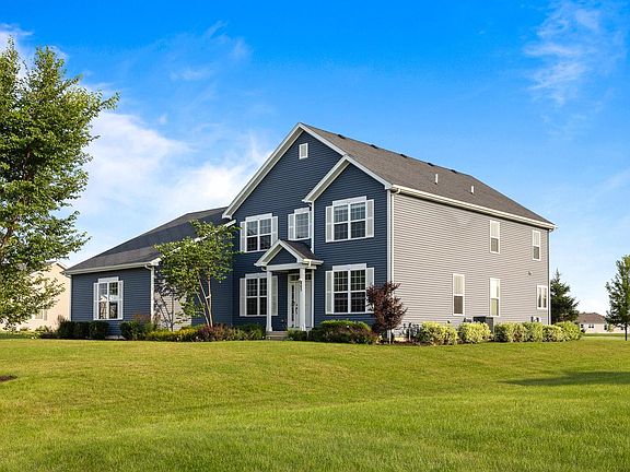 3rd image of 465 Chasefield DRIVE
