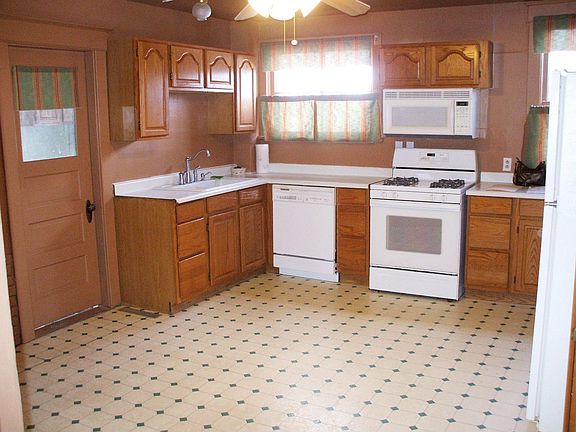 5th image of 204 Harrison St