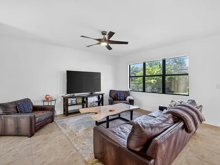 4651 Pinehurst Trl E — Photo 8
