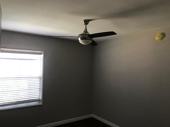 5th image of 11822 Victory Blvd