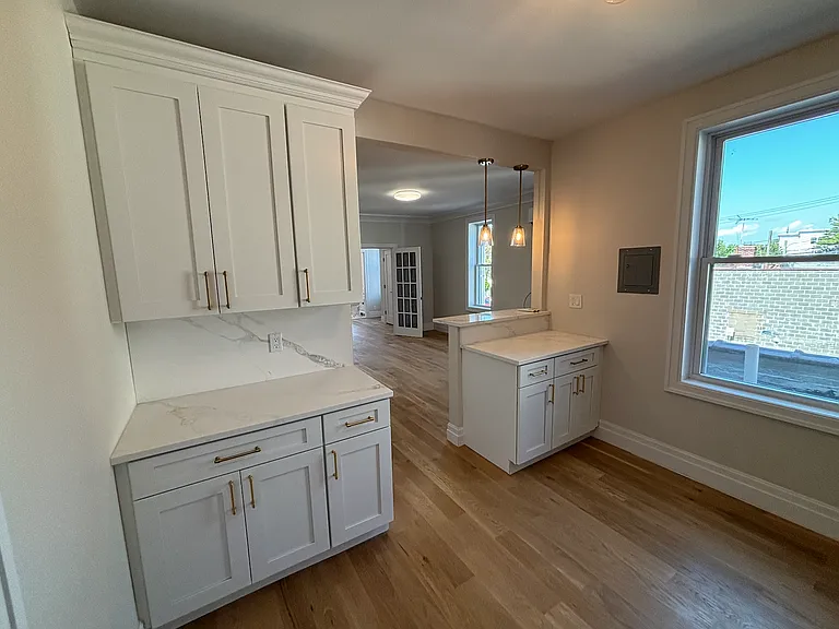 100 Deer Park Ave #3 — Photo 3