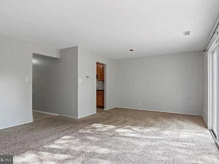 3904 Elberta Ln — Photo 2