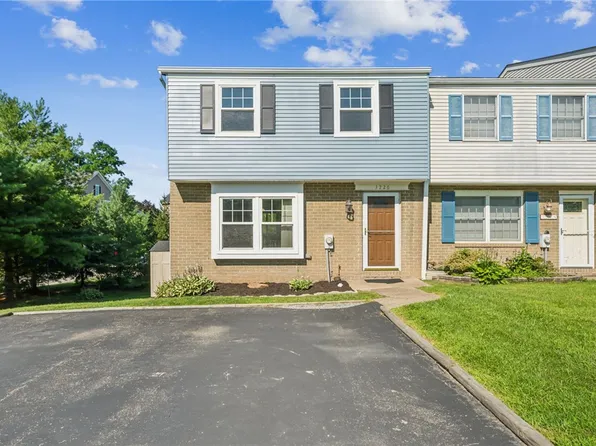 3226 Camberly Dr, Gibsonia, PA 15044