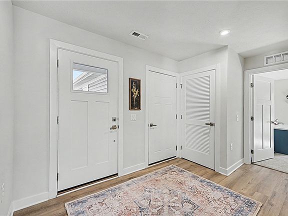 3rd image of 4022 Lupine Way
