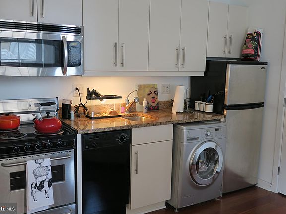 3rd image of 219 S 18th St #411A