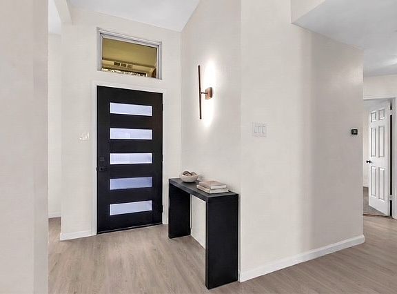2nd image of 4426 San Fernando Ln