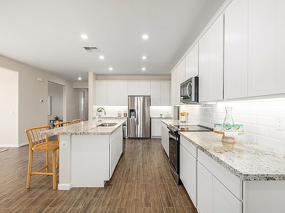 4th image of 69 S Siena Ln