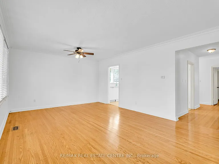 48 Maple Ave S #UPPER — Photo 7