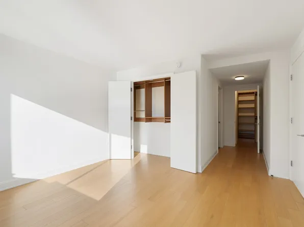 420 East 54th Street image 11 of 30