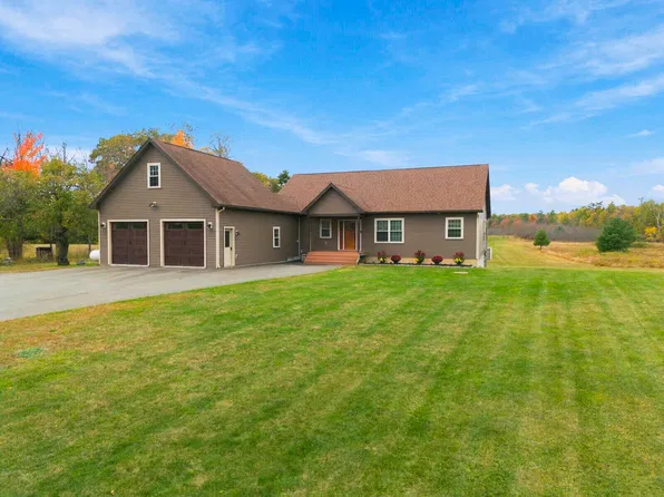 1094 Clinton Avenue, Benton, ME 04901