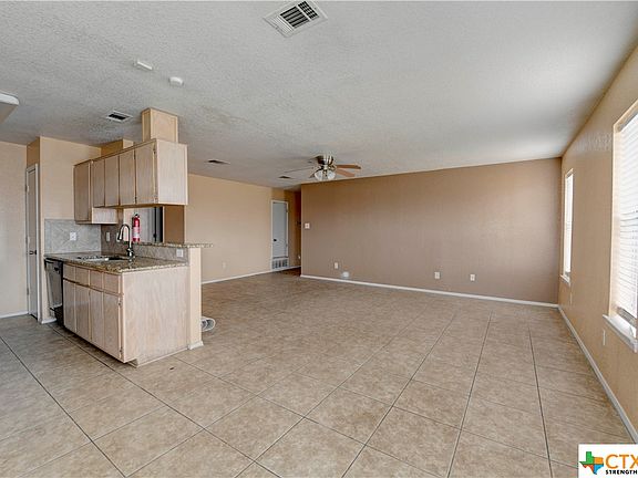 4th image of 4500 Fieldcrest Dr