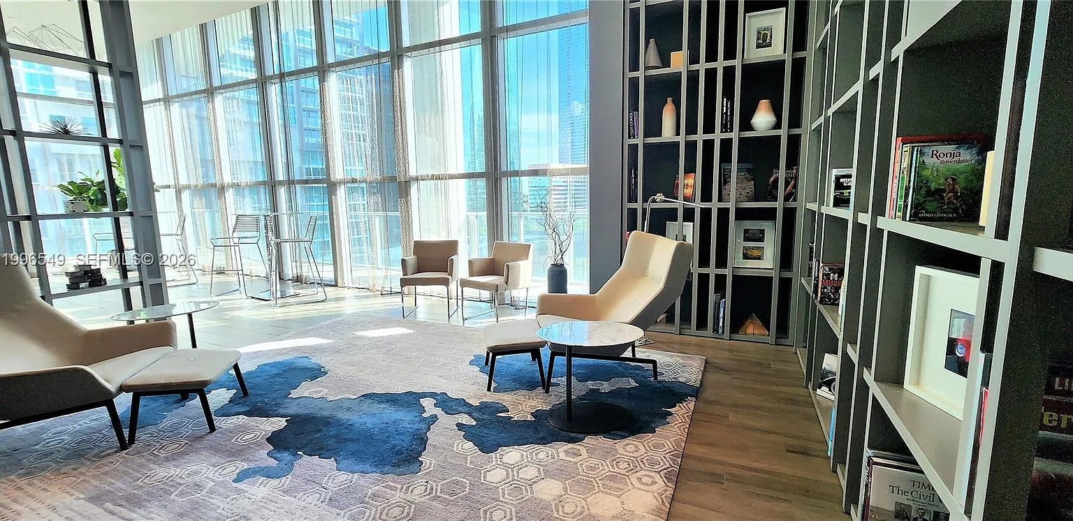 1100 Millecento Residence — Photo 4