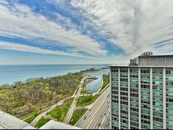5th image of 3600 N Lakeshore Dr #1903